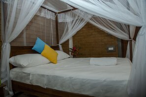 Luxury Double Room, 1 Bedroom | 1 bedroom, minibar, in-room safe, desk - Brown House (Unawatuna)