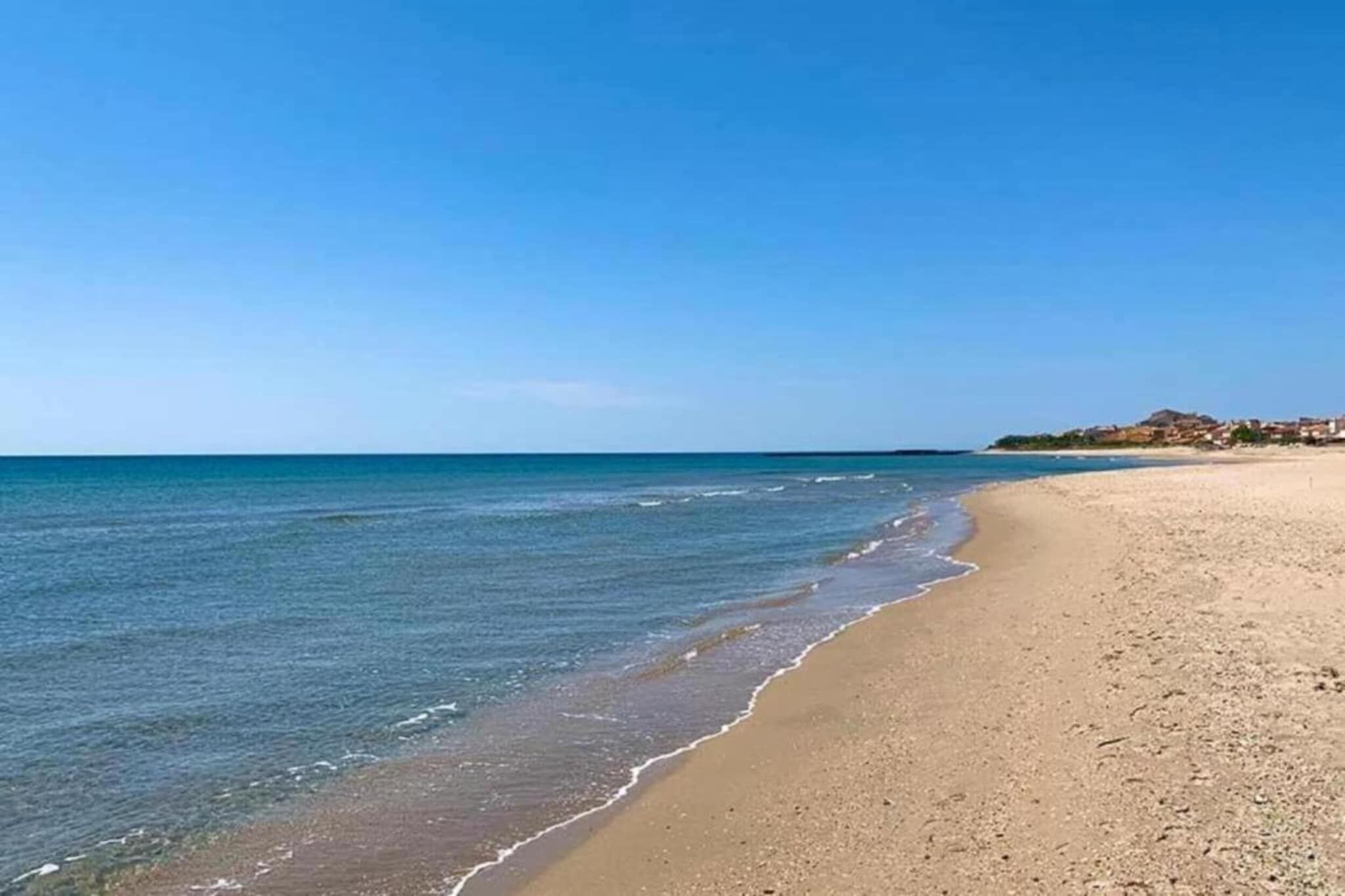 靠近海滩
