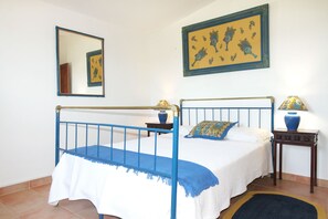 1 bedroom, iron/ironing board, travel cot, WiFi