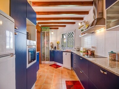 Private villa in Cap dártrutx with private pool, free Wifi, AC in master bedroom