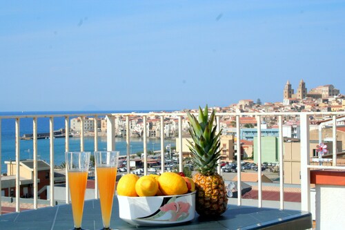 Angie's Apartment "Private Parking- 500mt by the sea"