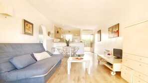 TV - VACAY Apartamento Ibiza (L'ESCALA)