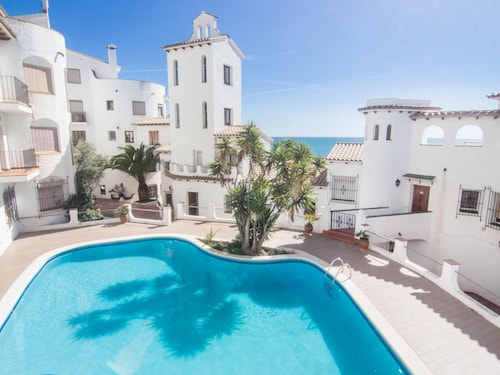 CAPRITX DE MAR schöne Aussicht auf Sitges, Terrasse, Pool und WLAN auf dem Meer