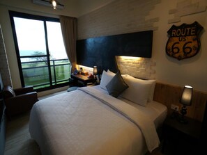 Desk, laptop workspace, soundproofing, free WiFi - Kenting Moon Bay Hotel (Hengchun)