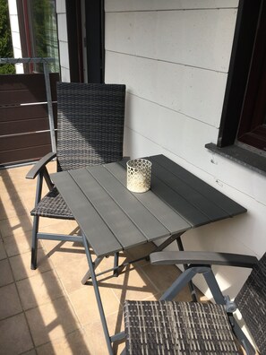 Outdoor dining - Modern equipped apartment with south balcony (Braunlage)