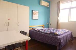 Habitación estándar doble | Escritorio, cortinas opacas, wifi gratis
