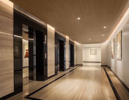 Interior. Hotel Emion Phnom Penh