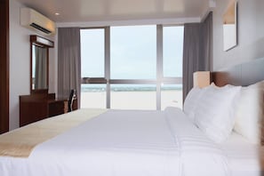 2 Bedroom Suite - Promotion | In-room safe, desk, blackout curtains, soundproofing