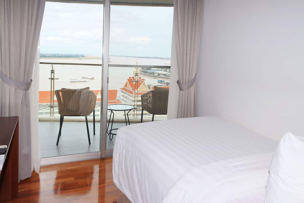 2 bedroom suite - promotion | 1 bedroom, in-room safe, desk, blackout curtains