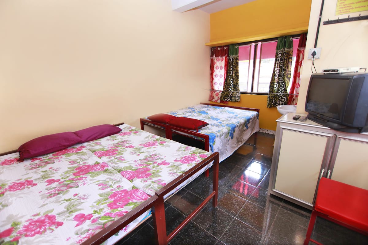 Economic Quadruple Non A/C Room | 1 bedroom, premium bedding, in-room safe, desk