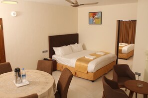 Luxury Suite, 2 Bedrooms, Smoking, Mountain View | Premium bedding, in-room safe, desk, iron/ironing board