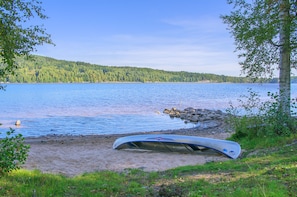 Beach nearby, sun-loungers
