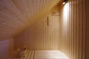 Sauna - Idyllic Swedish house with lake view and 350 m private shoreline (Gräsmark)