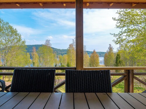 Idyllic Swedish house with lake view and 350 m private shoreline 