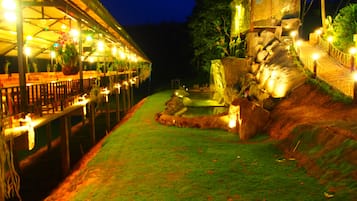 Waterfall Bungalow | Free WiFi, wheelchair access