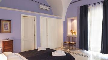 Classic-Doppel- oder -Zweibettzimmer, Gartenblick | 1 Schlafzimmer, hochwertige Bettwaren, Minibar, individuell eingerichtet