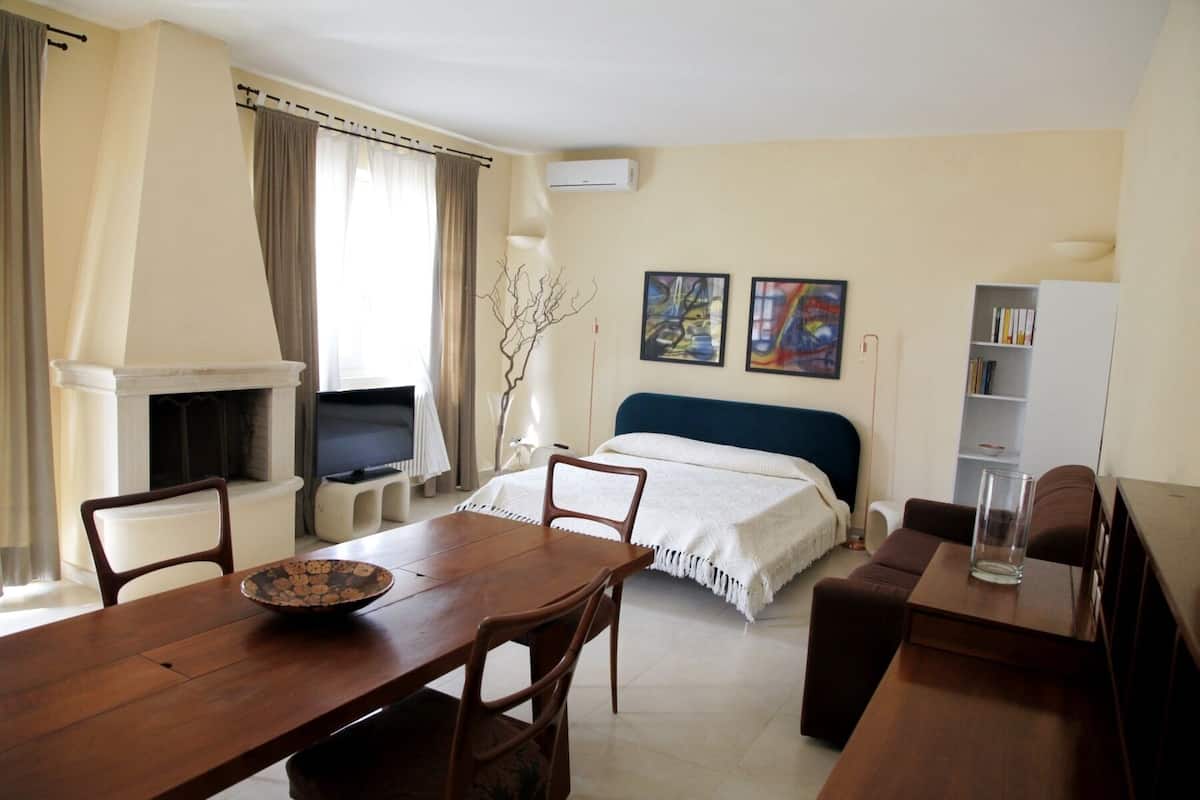 Deluxe Studio | 1 bedroom, premium bedding, minibar, individually furnished