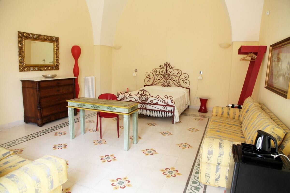 Deluxe Double or Twin Room | 1 bedroom, premium bedding, minibar, individually furnished