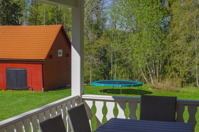 Pure nature: Top-equipped house in a secluded location with WLAN.