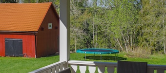 Pure nature: Top-equipped house in a secluded location with WLAN.