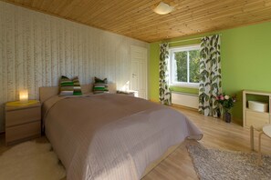 3 bedrooms, iron/ironing board, free WiFi