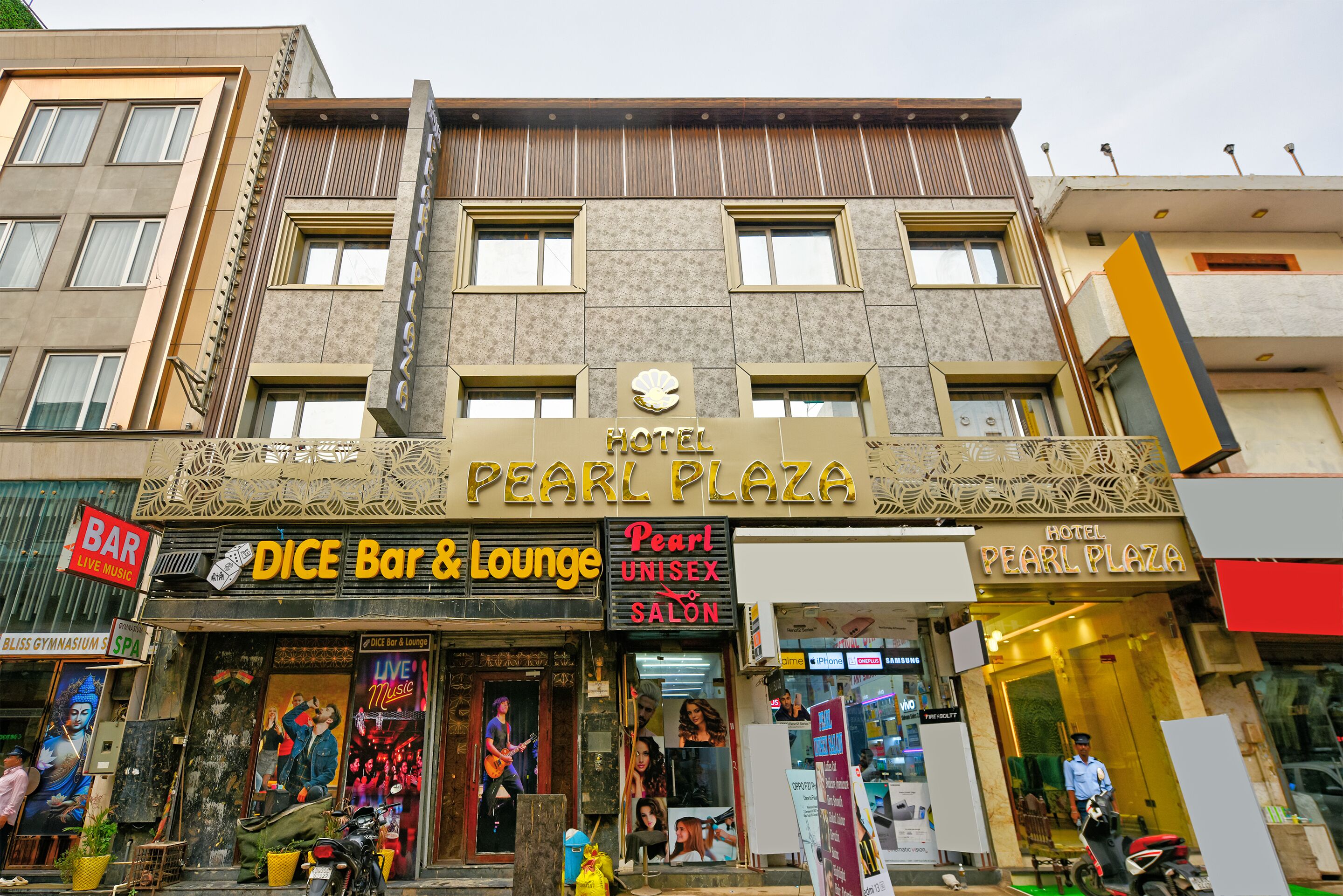 Foto - Hotel Pearl Plaza - In City Centre Connaught Place & Walk IN NDLS Station