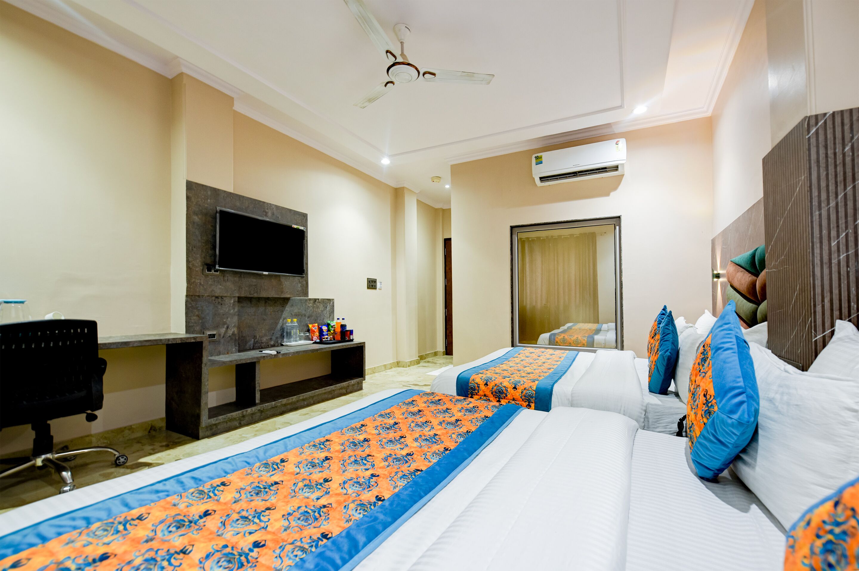 Foto - Hotel Pearl Plaza - In City Centre Connaught Place & Walk IN NDLS Station