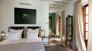 Junior Suite | Minibar (some free items), in-room safe, desk, iron/ironing board - Ecocirer Healthy Stay (Sóller)