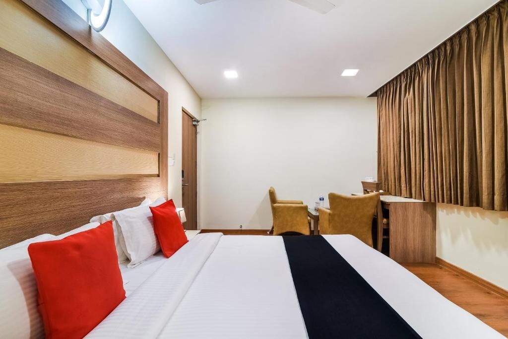 1 bedroom, premium bedding, minibar, in-room safe