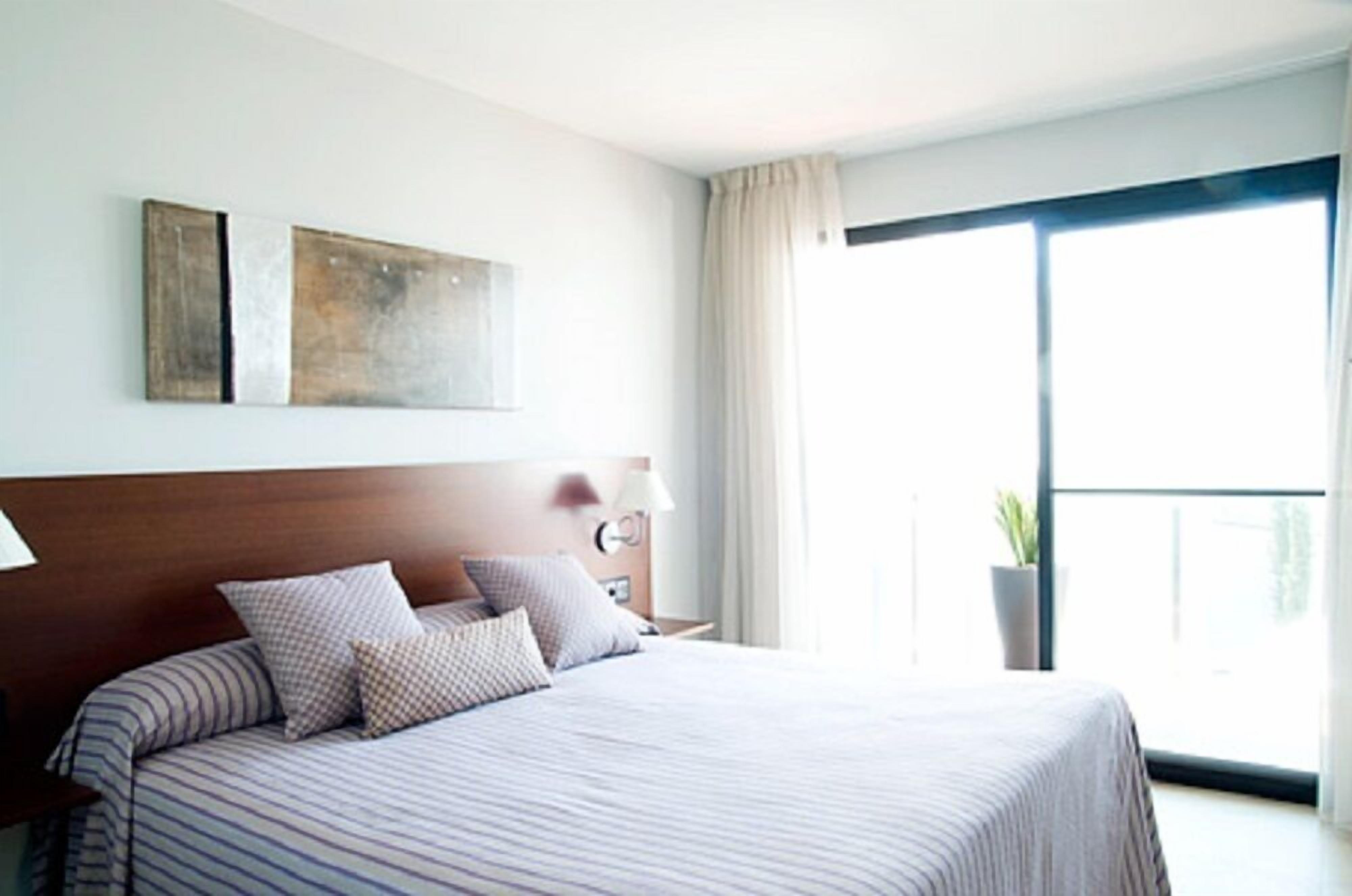 Minibar, in-room safe, free WiFi, bed sheets