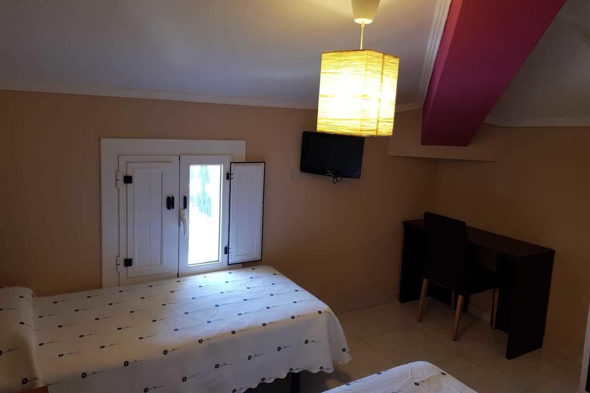 16 habitaciones y wifi gratis