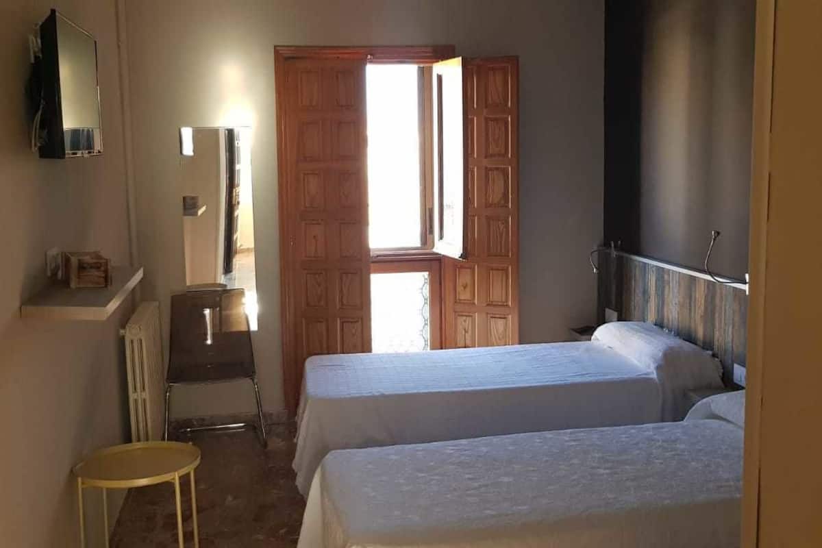 16 habitaciones y wifi gratis
