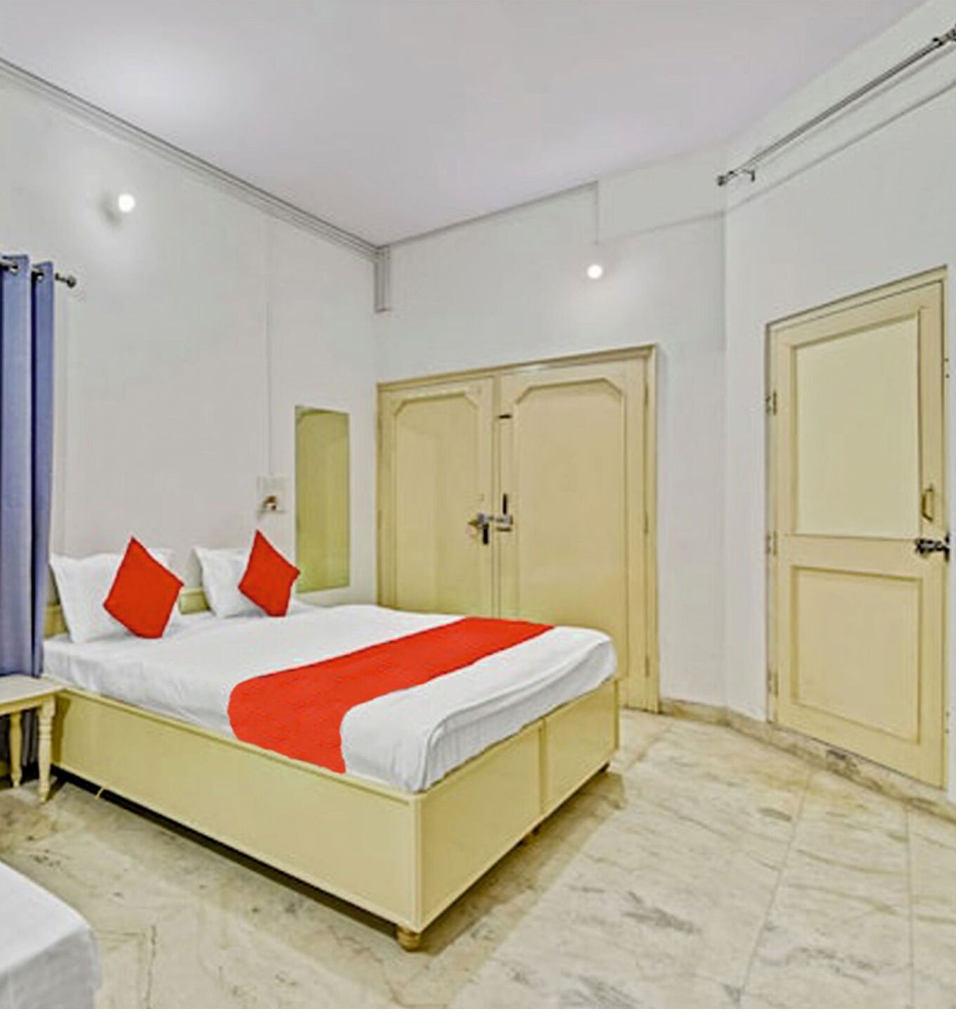 1 habitación, decoración personalizada y muebles diferentes 