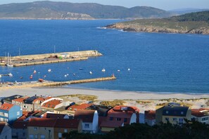 Beach nearby - Hostal Bahía (Laxe)