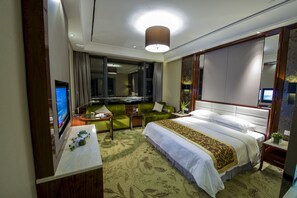 Habitación Deluxe doble | Escritorio, cortinas opacas, wifi gratis