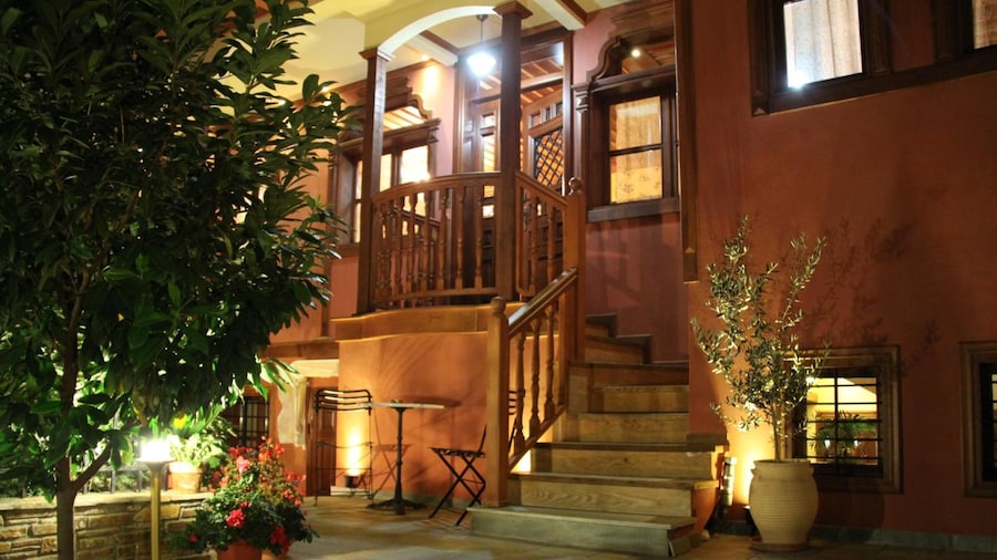 Kokkino Spiti Boutique Hotel