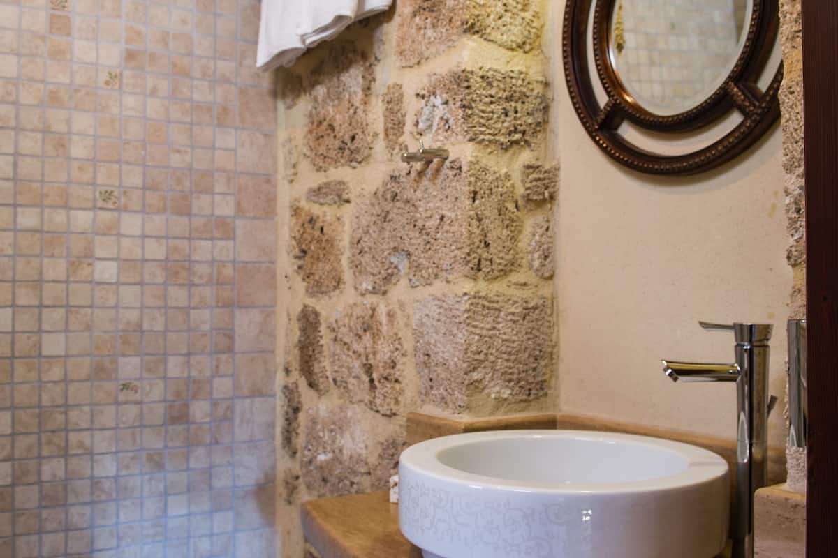 grand suite | bathroom sink