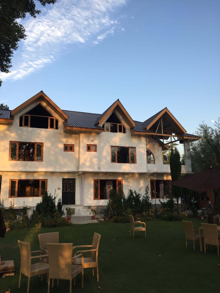 Nigeen Lake View Resort image