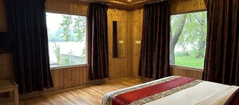 Nigeen Lake View Resort