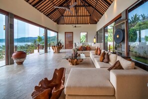 Villa, 4 Bedrooms, Smoking, Private Pool | Interior