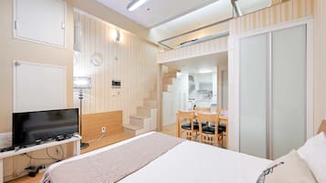 Premium bedding, iron/ironing board, free WiFi