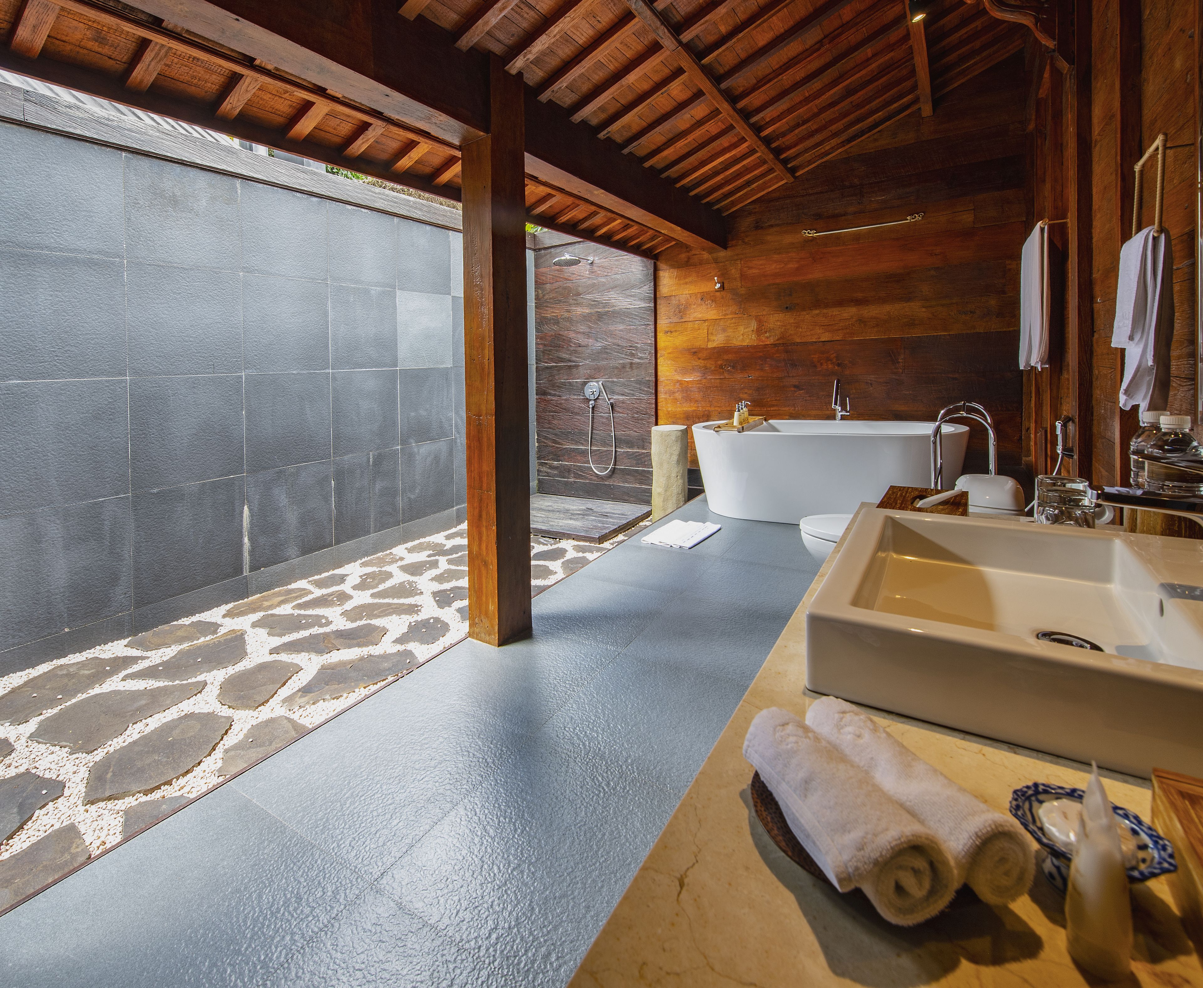 separate bathtub and shower, deep-soaking bathtub, free toiletries