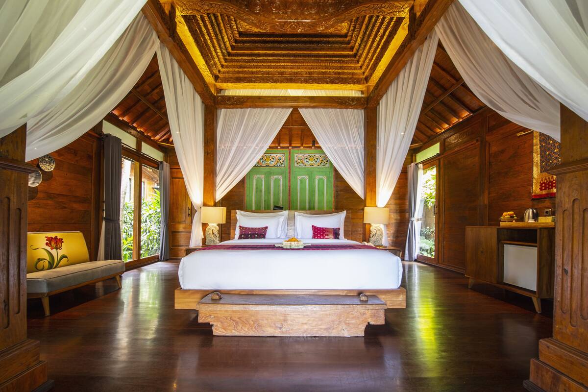 minibar, in-room safe, individually decorated, individually furnished