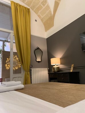 ISA COZY | Premium bedding, minibar, individually decorated, individually furnished - Idomeneo63 B&B (Lecce)