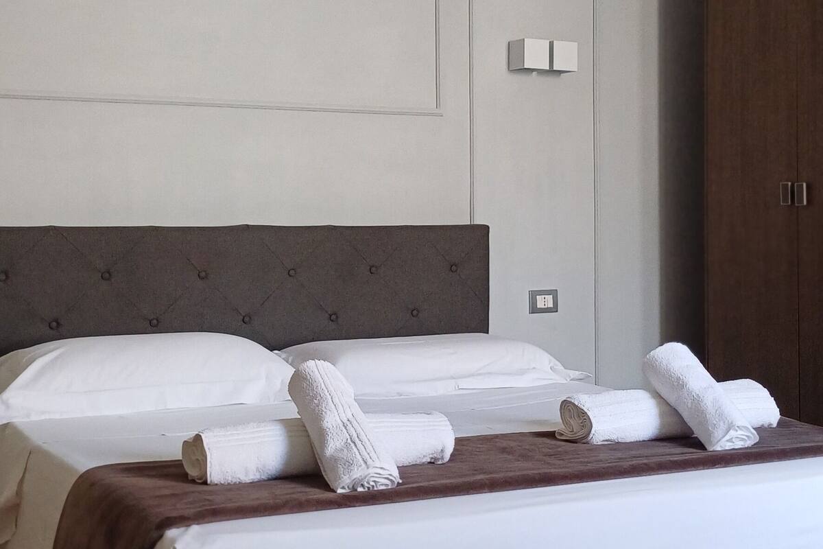 Triple Room | Premium bedding, minibar, individually decorated, individually furnished