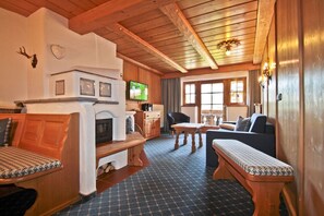 Fernseher, Tischtennisplatte