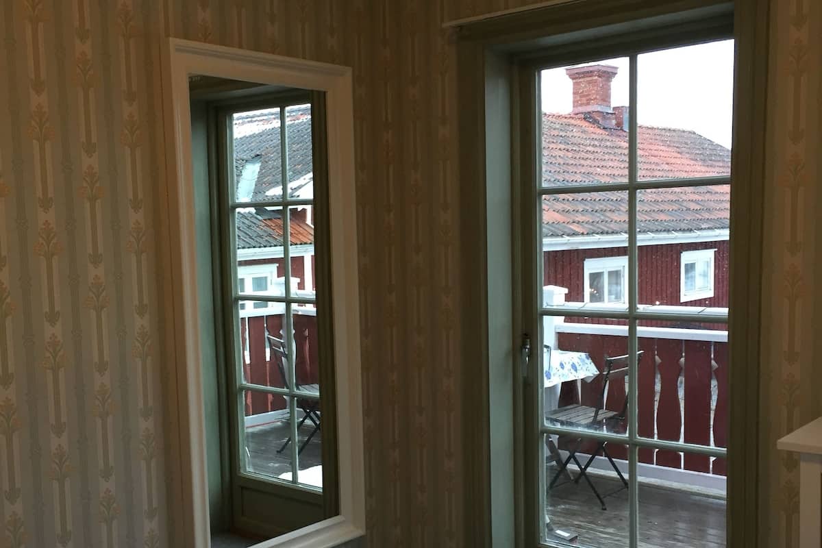 Double Room | Blackout drapes, iron/ironing board, free WiFi