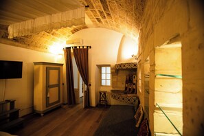 Premium bedding, individually furnished, bed sheets - B&B Palazzo Gorgoni (Lecce)