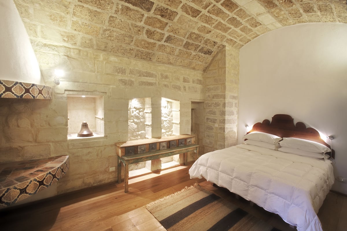 Deluxe tweepersoonskamer | Luxe beddengoed, individueel gemeubileerd, beddengoed