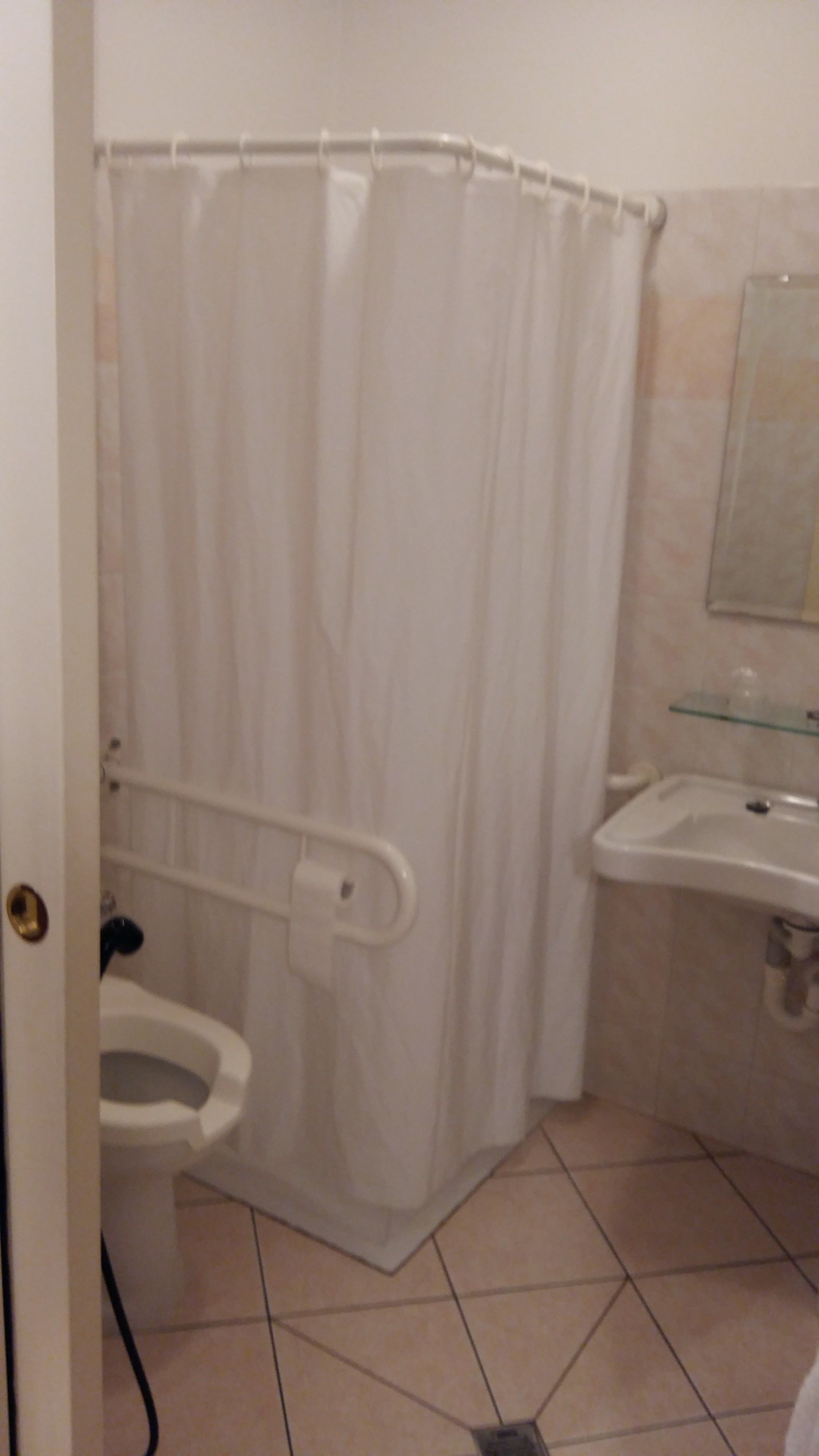 shower, rainfall showerhead, free toiletries, hair dryer